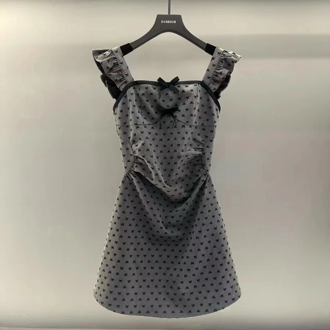 灰色飞飞袖法式方领连衣裙女夏季新款甜美富家千金无袖a字裙L9392