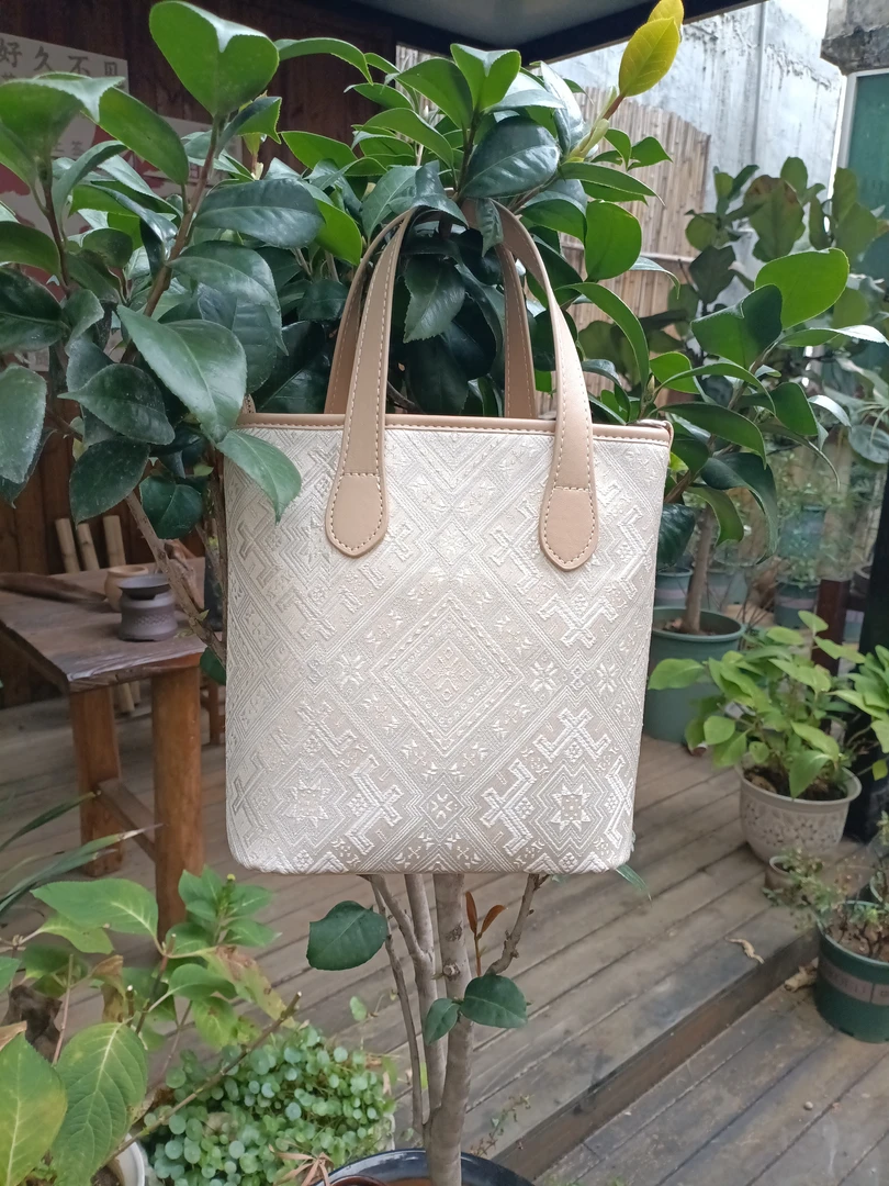 壮锦布百搭水桶包，