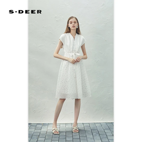S·DEER夏季复古法式女装连衣裙气质轻奢v领时尚优雅初恋小白裙