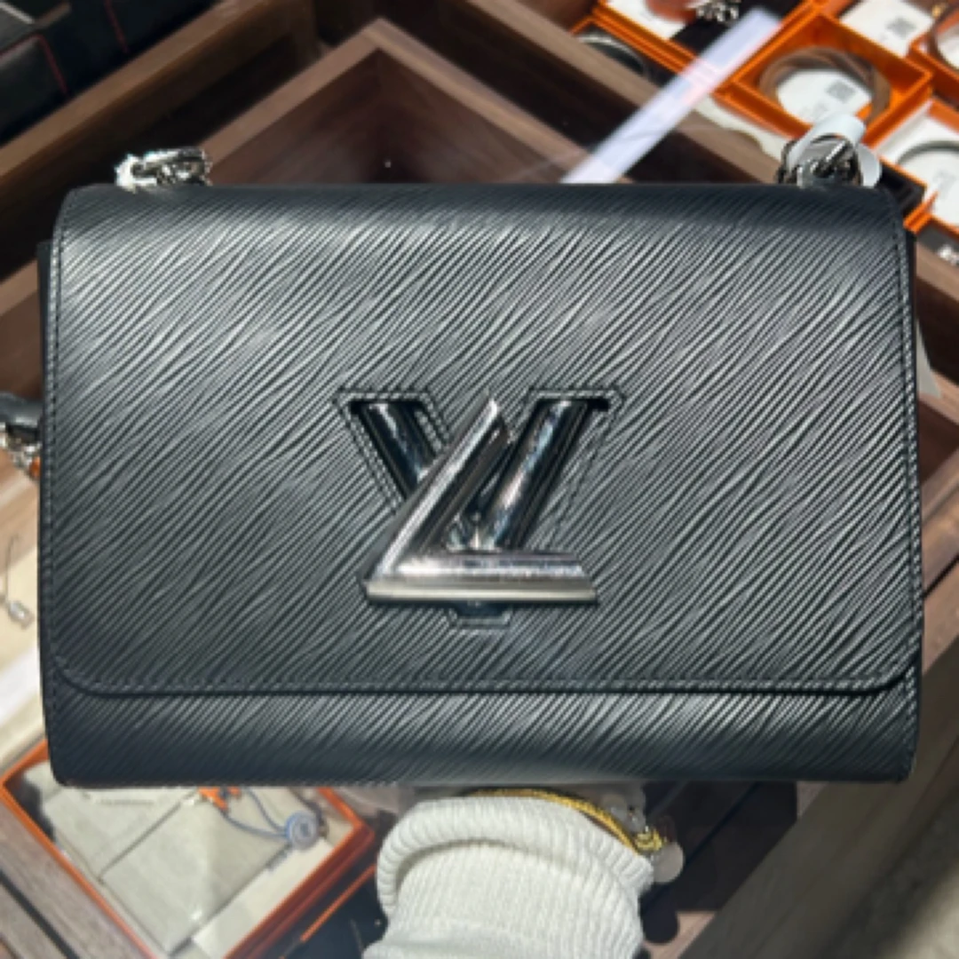 99新 LouisVuitton/路易威登 黑水波纹twist链条包斜挎单肩包