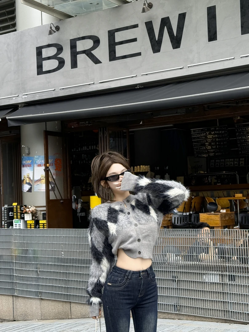 媛媛 【巧克力少女】韩版加厚毛绒提花短款复古美式毛衣#M0382