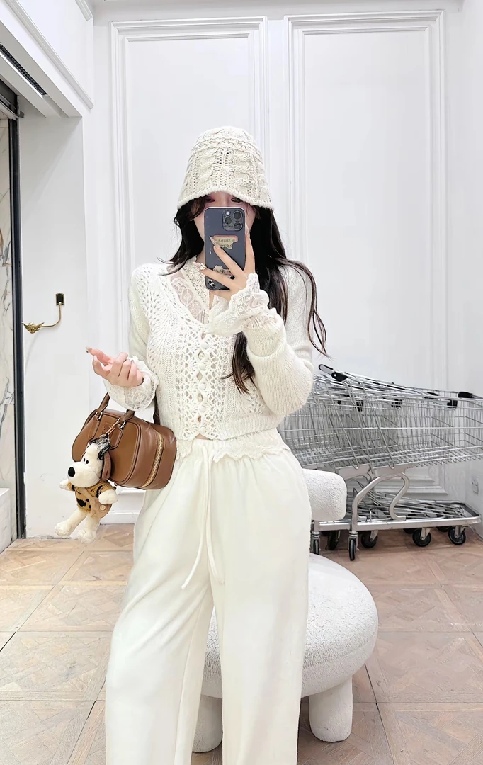 媛媛 【约里墨转角】韩系小心机镂空时尚感百搭显瘦上衣毛衣#M0405