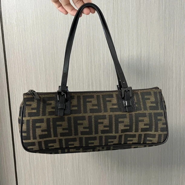 95新 FENDI/芬迪 芬迪手提单肩法棍包