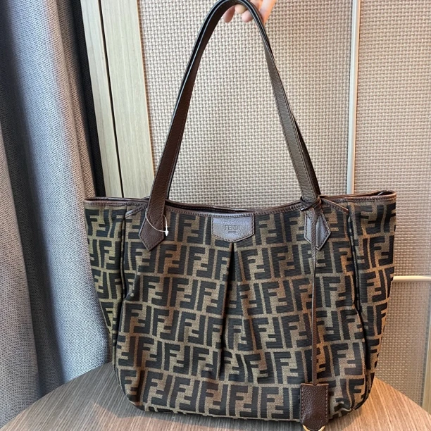 95新 FENDI/芬迪 芬迪单肩腋下托特