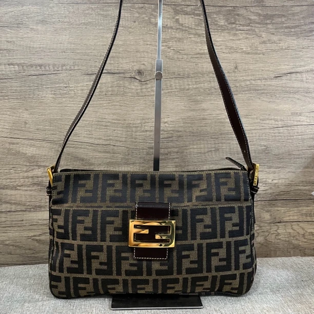 95新 FENDI/芬迪 芬迪老花金扣单肩法棍包