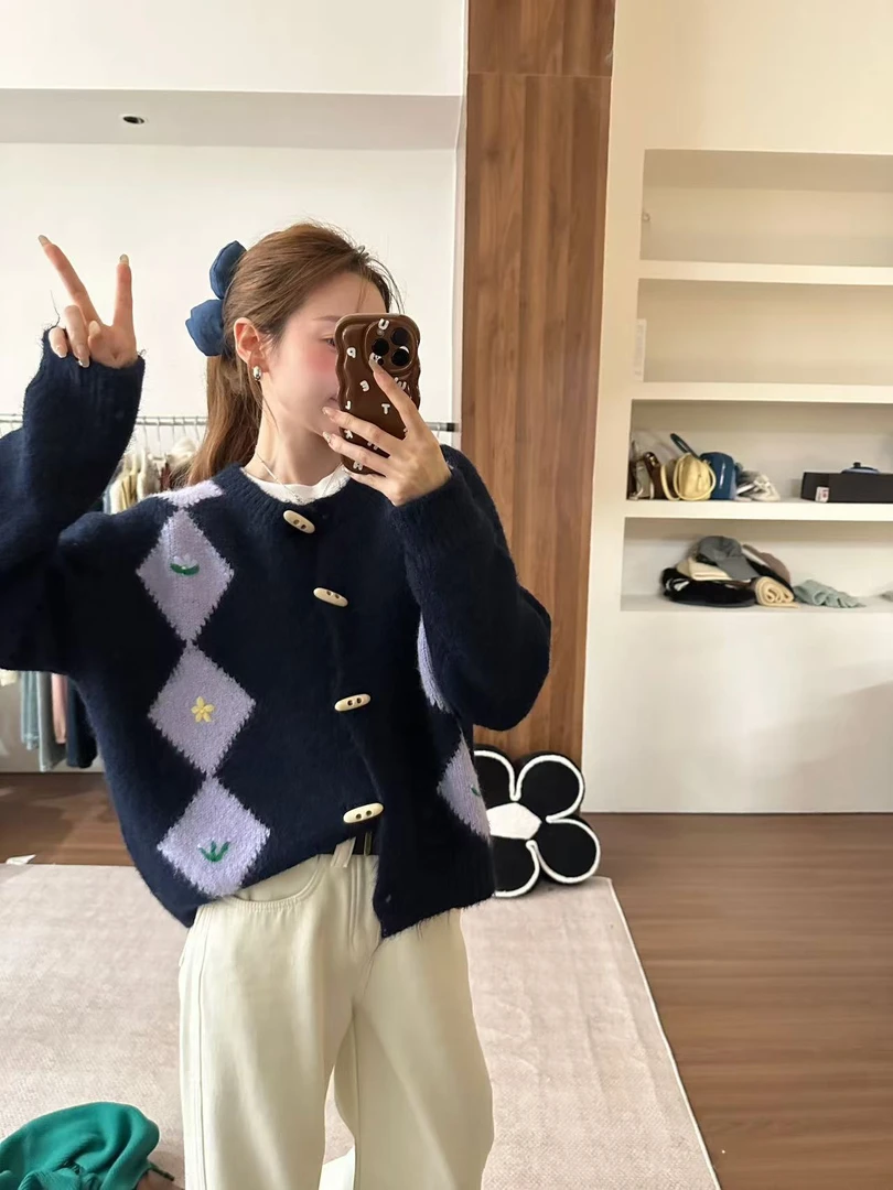 【薰衣草】今年的韩国毛衣太美了！学院JK～中古氛围感～木扣开衫毛衫