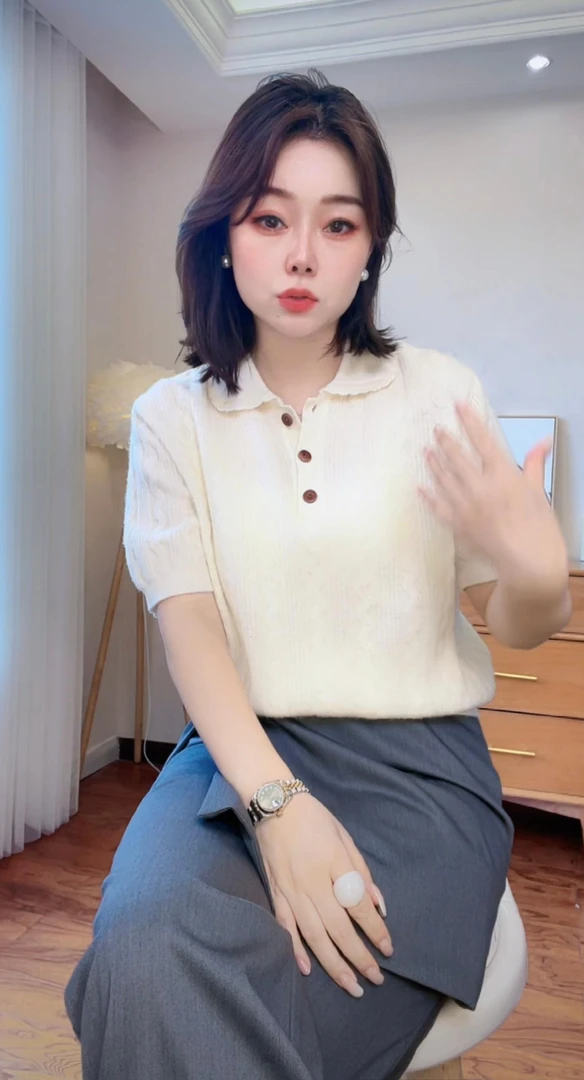 63《一云服饰》24秋季新款纯色娃娃领提花镂空麻花纹针织短袖毛衣
