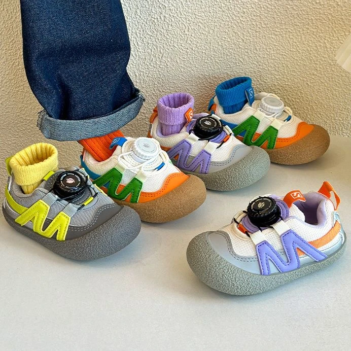 儿童旋转扣运动鞋2025秋季新款男女童跑步鞋包头防踢帆布宝宝鞋