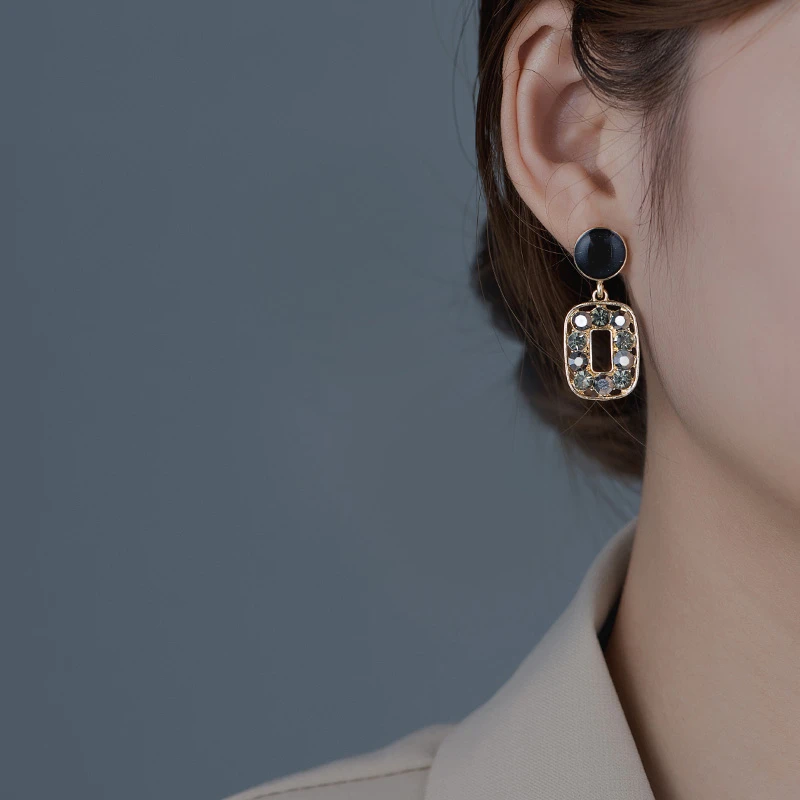 金美澳 铜合金耳饰 时尚耳坠2025新款耳饰饰品轻奢小众高级感耳环