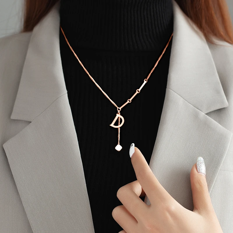 金美澳 钛钢项链 高级感字母毛衣链2025年新款潮时尚小众链子首饰