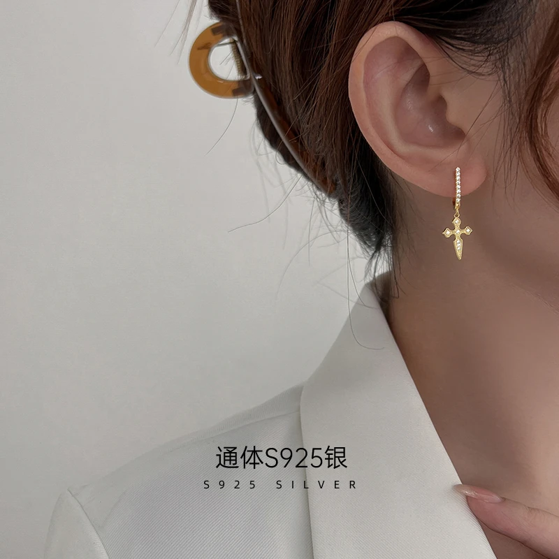 金美澳 925银合成锆石耳饰 大圈银饰耳环小众高级感闪亮吊坠耳钉