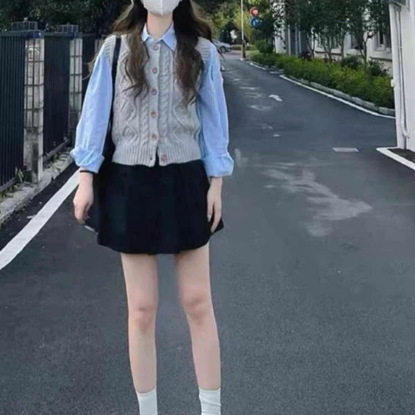 日系港风翻领条纹衬衫搭复古叠穿菱形格针织毛衣马甲潮洋气套装女