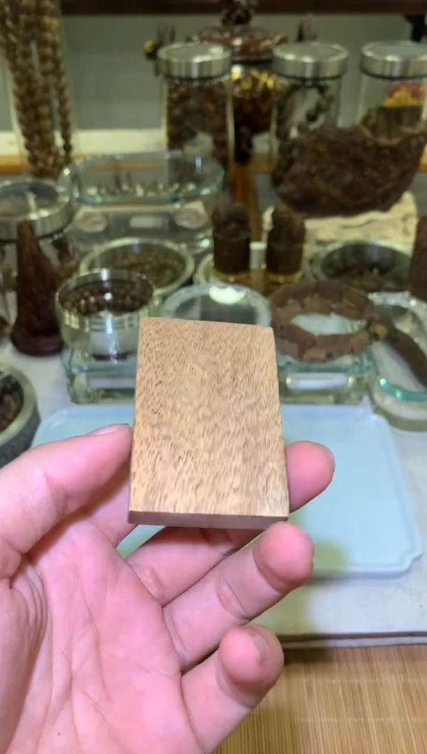 西马软丝老料沉香摆件15g+