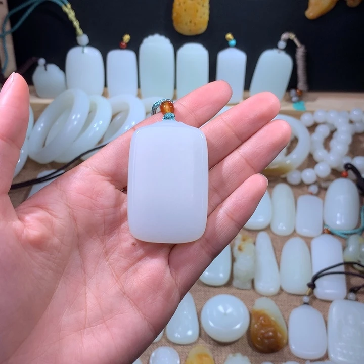 【闪购商品】和田玉颈饰未镶嵌