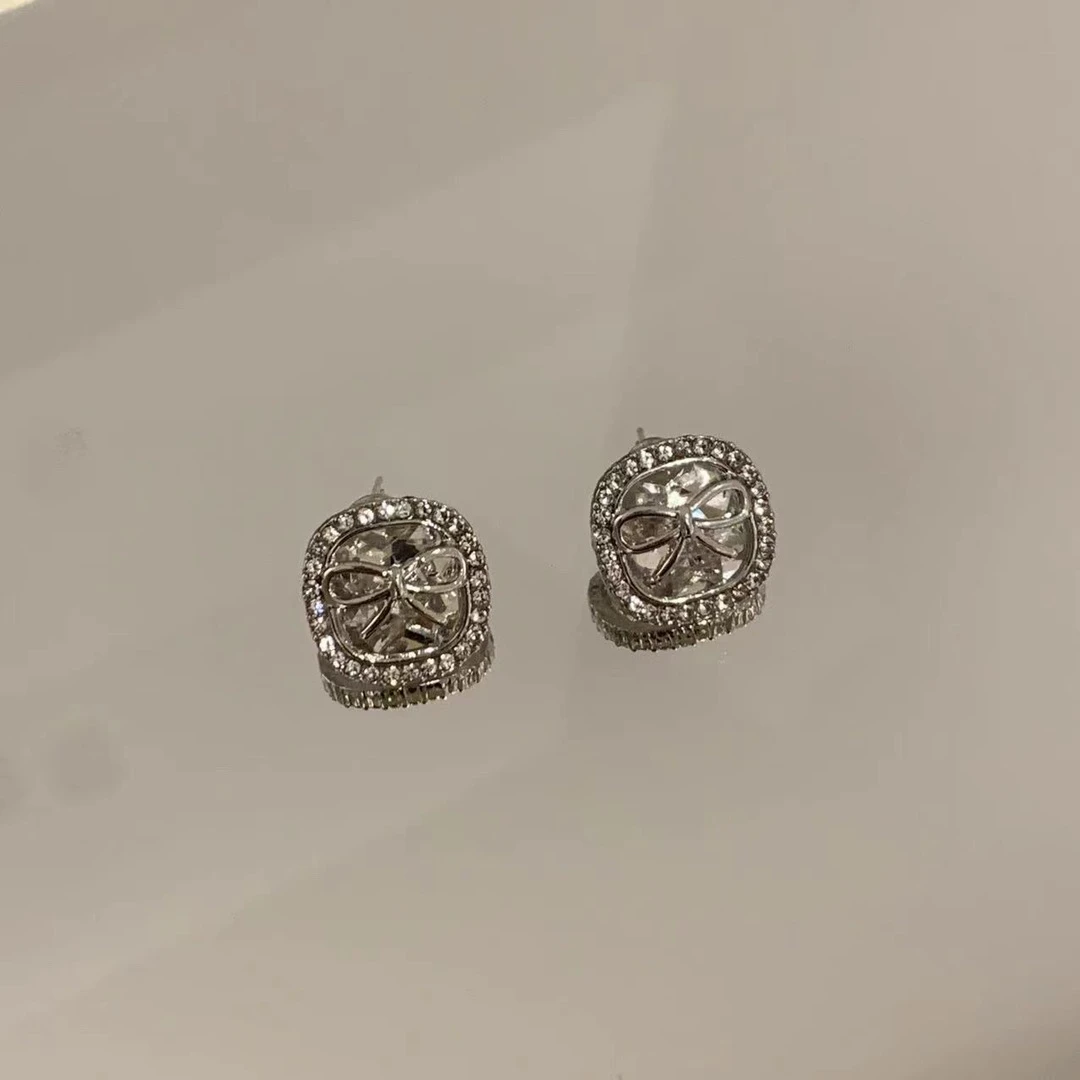 铜合金耳饰 满镶蝴蝶结方块复古经典简约轻奢手工耳钉CC1197