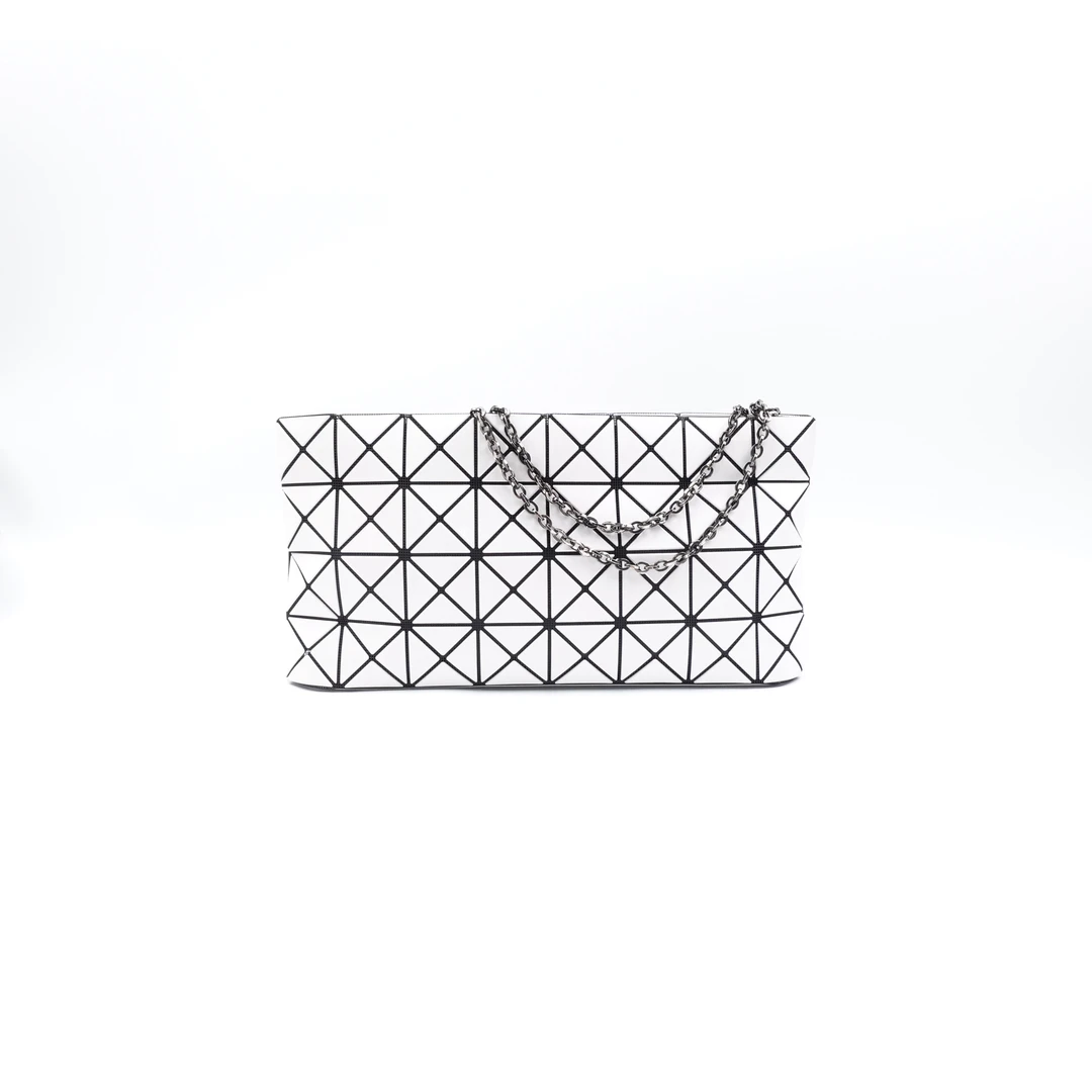 95新 Issey Miyake/三宅一生 白色链条包/WKJMWXN00120