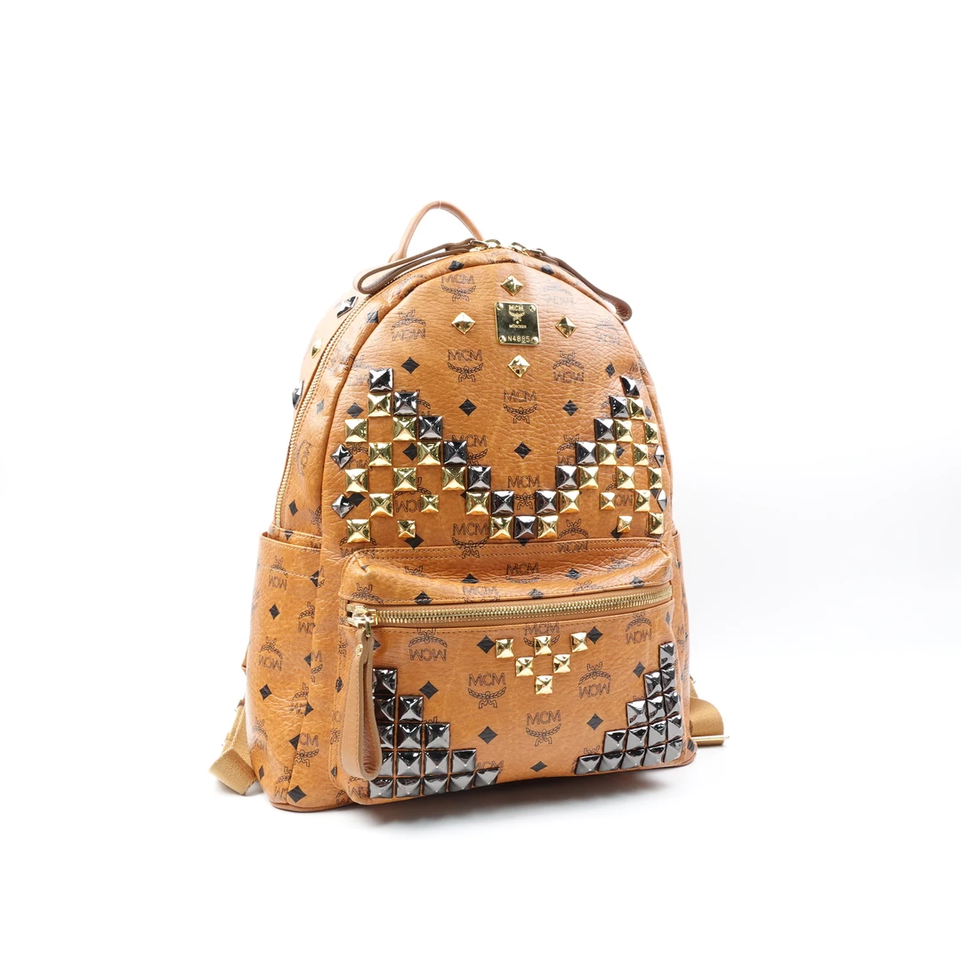 95新 MCM 干邑色铆钉款中号双肩包/CLKKP00275