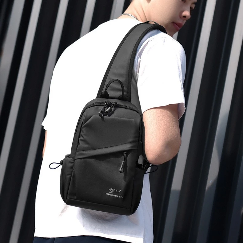 胸包男潮流大容量多功能男士斜挎包新款百搭牛津布单肩背包多功能