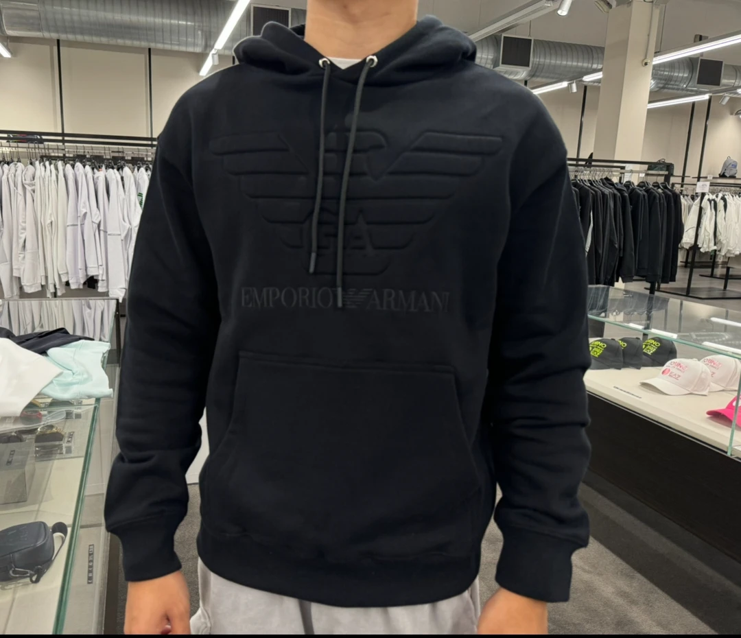 五折 阿玛尼 Emporio Armani 黑色卫衣