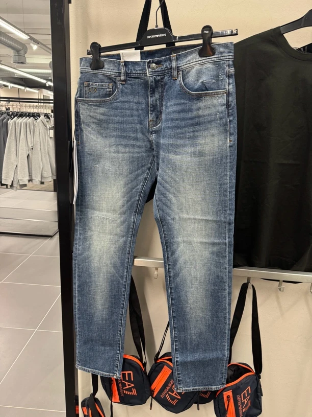 阿玛尼 Emporio Armani 修身牛仔裤