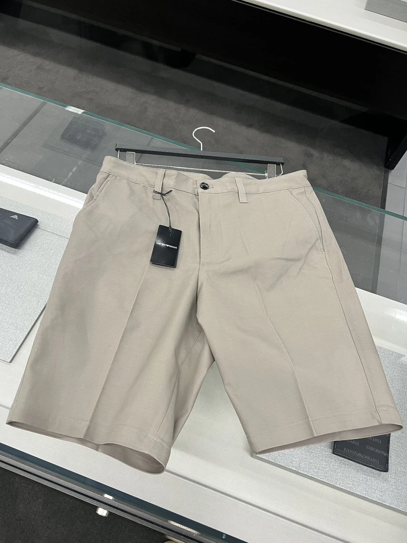Emporio Armani 男款时尚专柜短裤 不退换