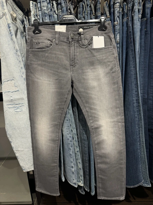 阿玛尼 Armani Exchange 深灰色修身牛仔裤
