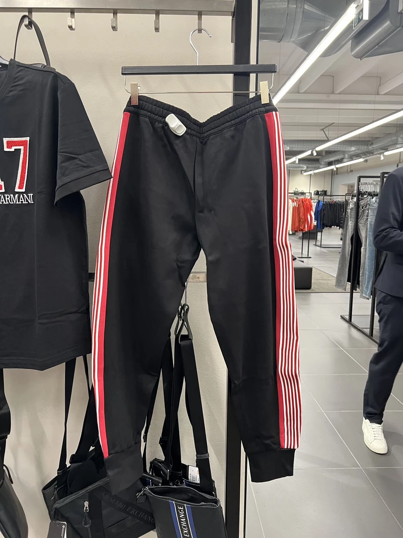 上新 Emporio Armani 男款红侧标时尚休闲裤 不退换