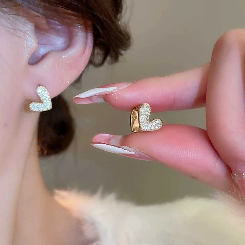 锌合金耳饰 轻奢简约安可拉红微镶耳扣法式时尚小众精致耳环复古