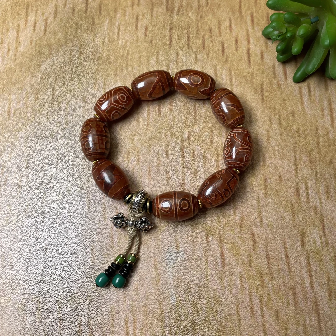 【玛瑙】15mm龙鳞凤血纹玛瑙藏珠手串