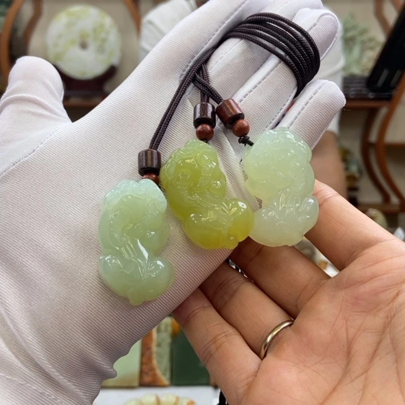 【闪购商品】蛇纹石玉吊坠未镶嵌