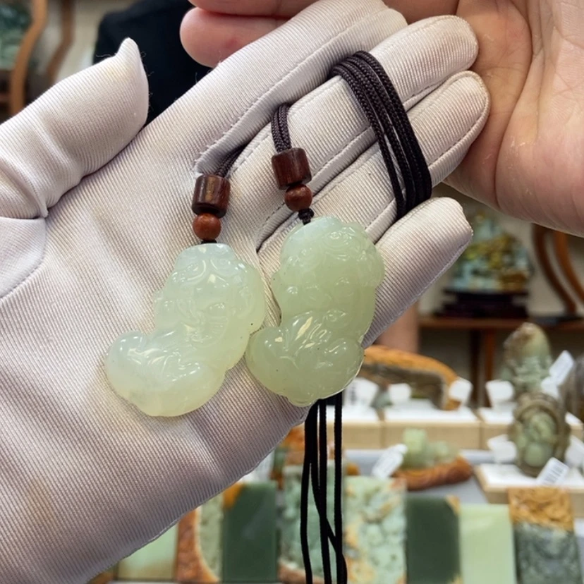 【闪购商品】蛇纹石玉吊坠未镶嵌