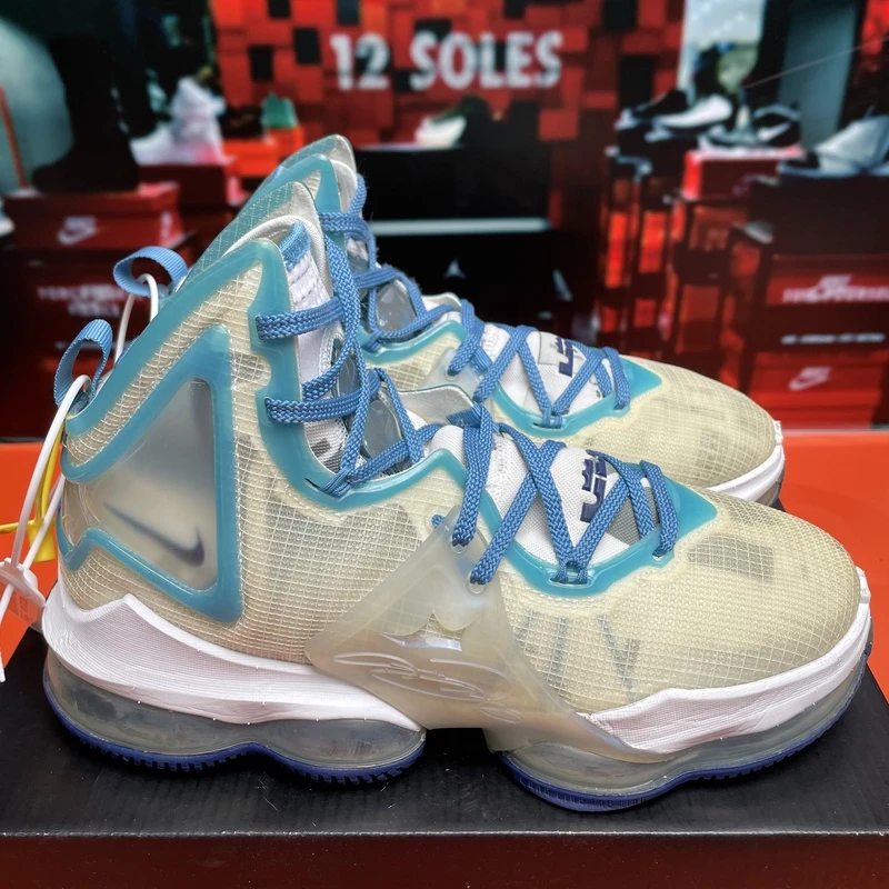 B 41码 中古 Nike 詹姆斯19 Zoom缓震 篮球鞋 银灰色 无盒