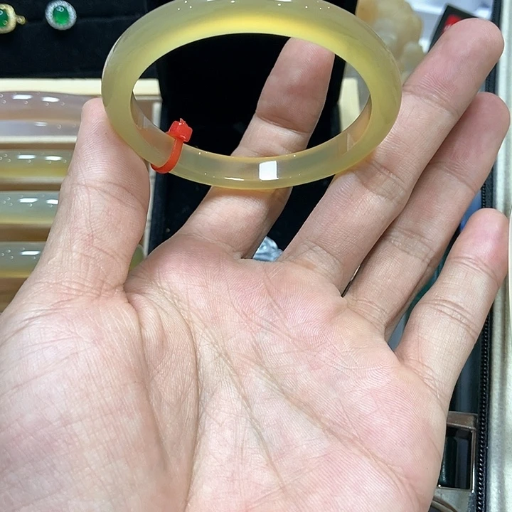 玛瑙/玉髓手镯未镶嵌L***xA653