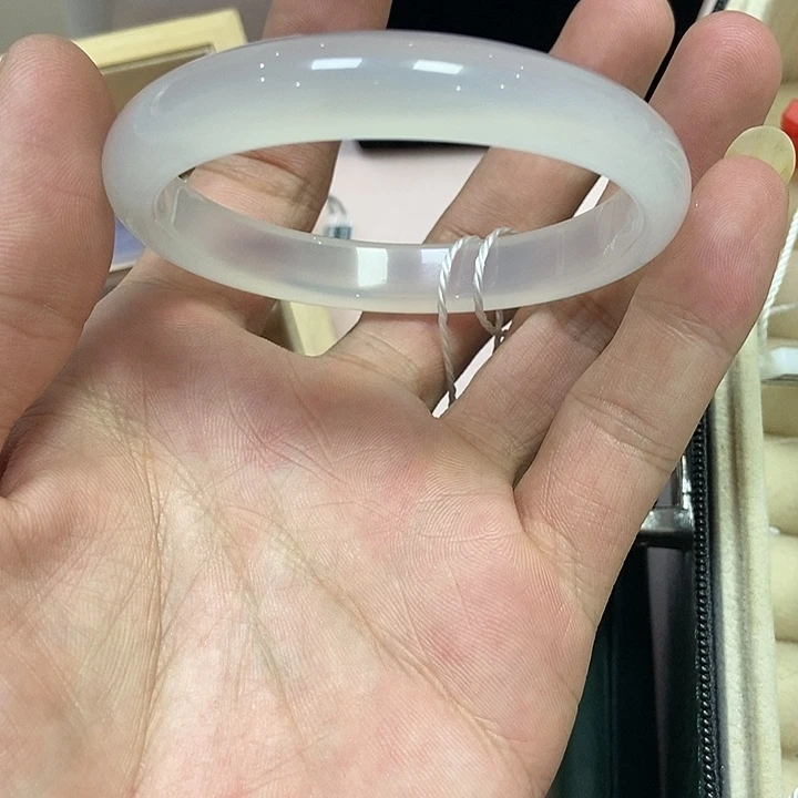 玛瑙/玉髓手镯未镶嵌天*座358