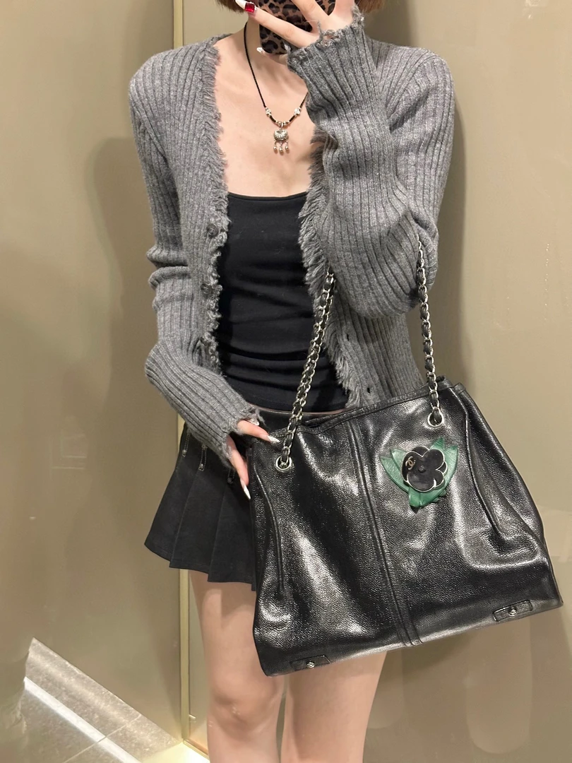 95新 Chanel/香奈儿 Chanel黑色全皮山茶花腋下斜挎单肩包(K)