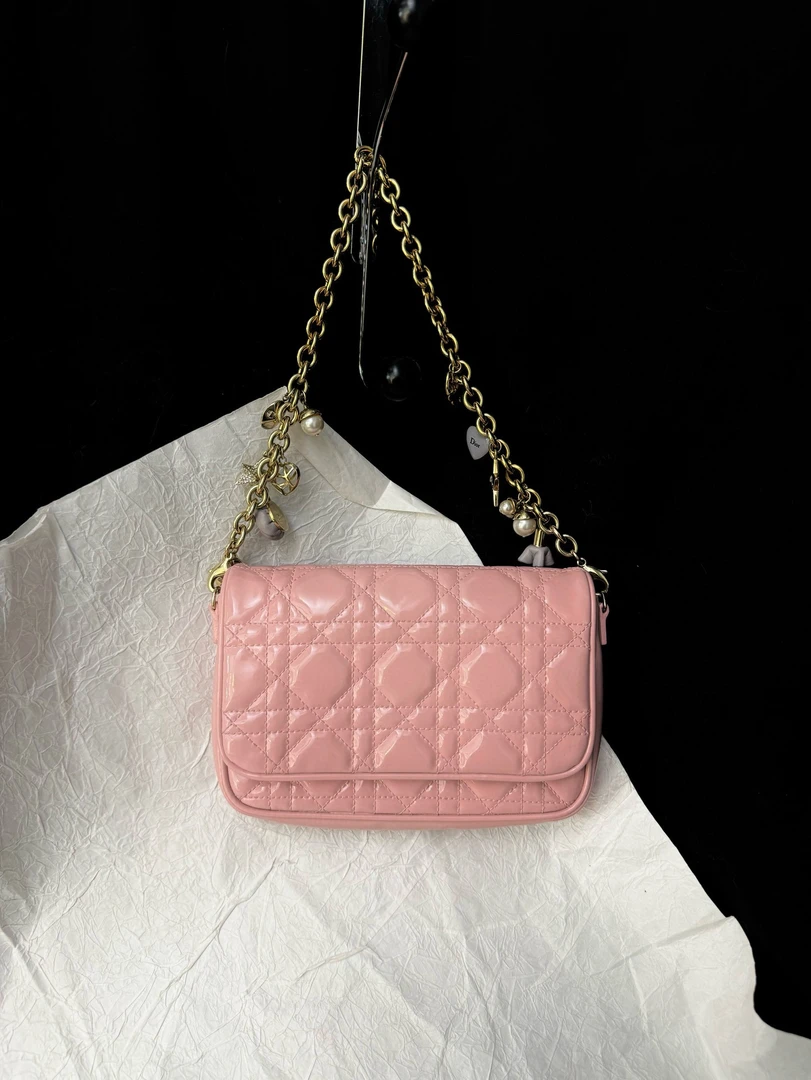 95新 DIOR/迪奥 dior 樱花粉漆皮限定链条斜挎包