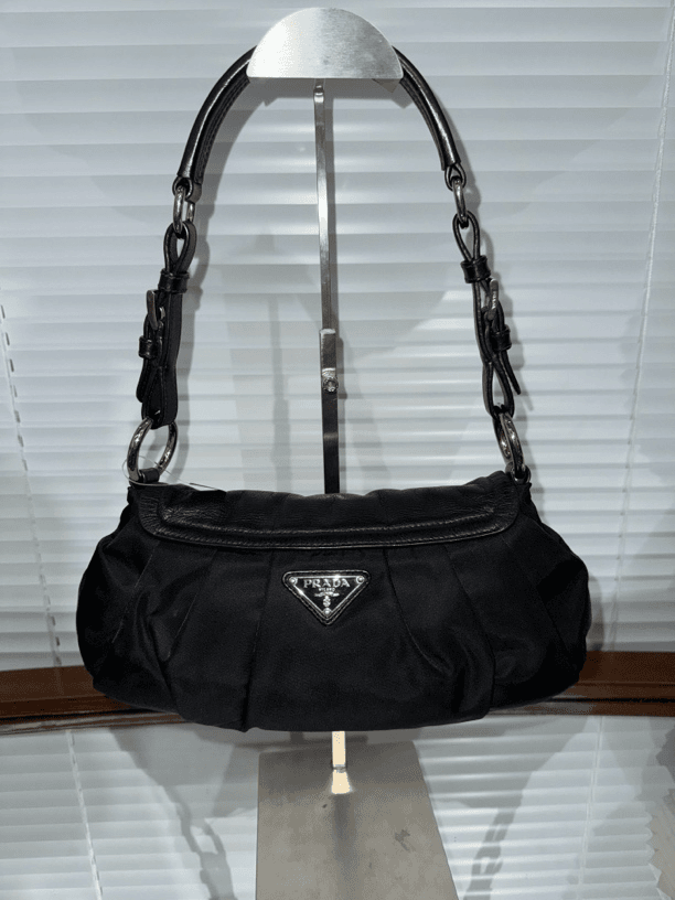 95新 Prada/普拉达 prada 黑色双面背腋下hobo单肩包