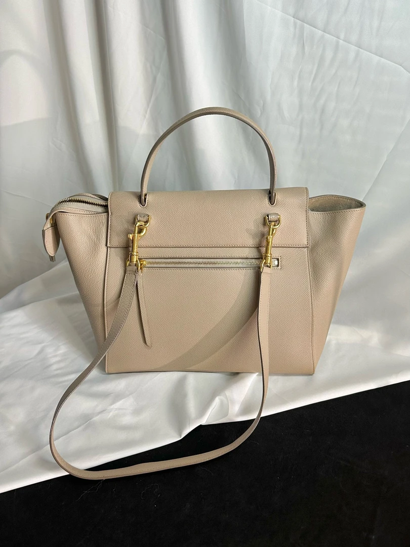 95新 Celine/思琳 celine 奶茶色鲶鱼斜挎包(K)