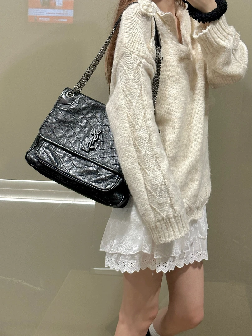 95新 YSL/圣罗兰 ysl 黑色大号新款D扣niki单肩斜挎包(K)