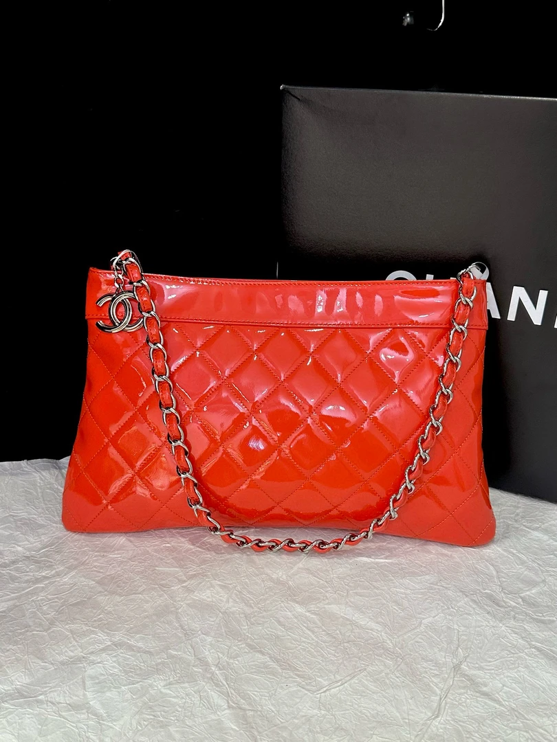 95新 Chanel/香奈儿 chanel 酒红色漆皮单肩包
