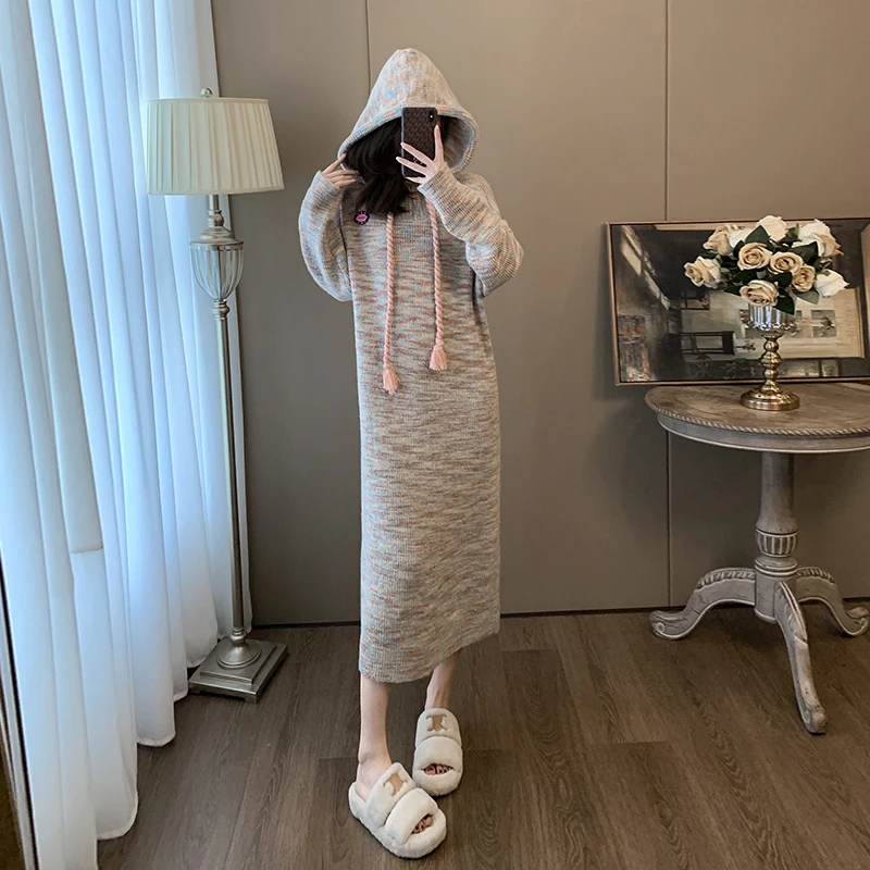 连衣裙加绒毛衣裙子高贵上档次女装秋冬高级感连帽宽松中长款长袖