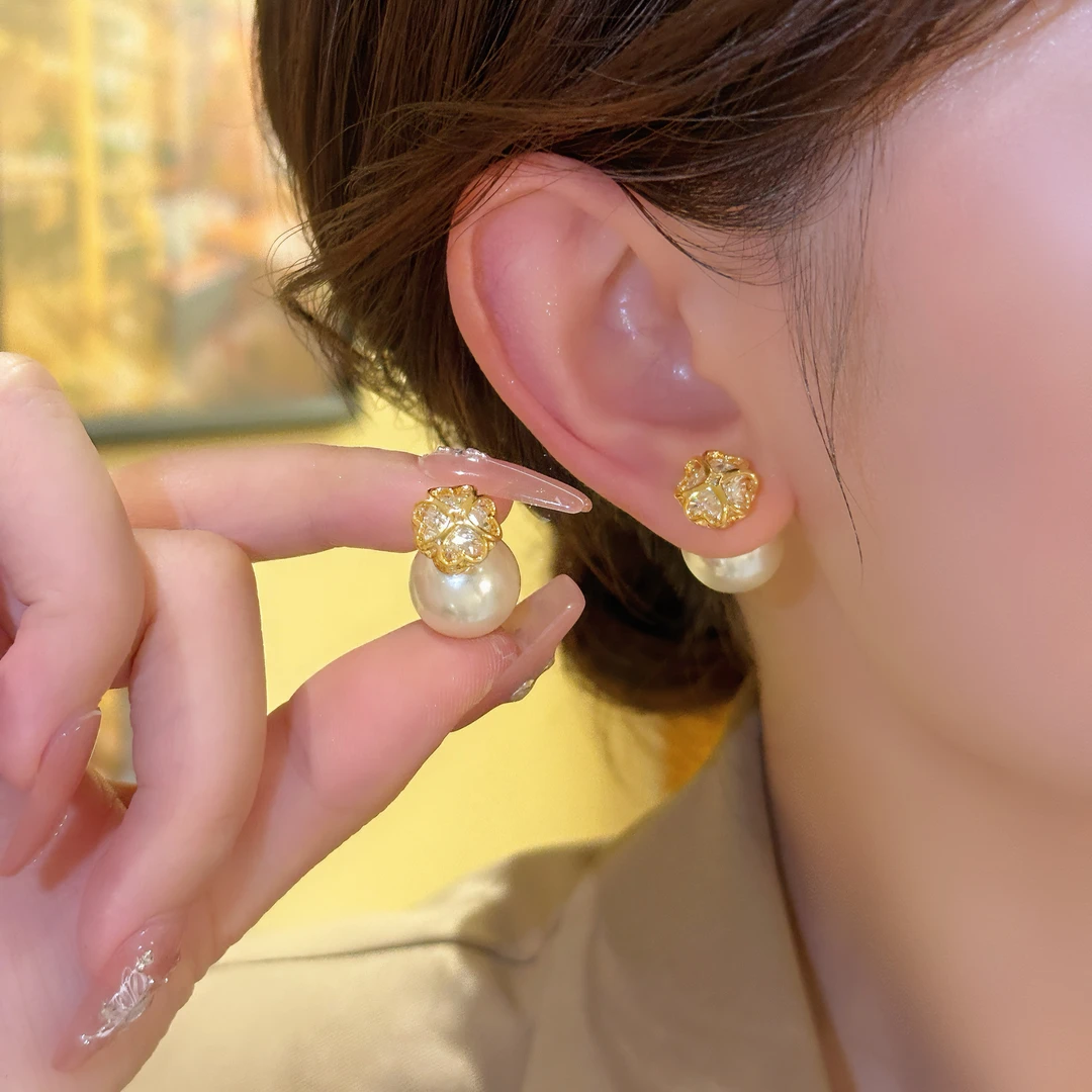 铜合金合成锆石耳饰 时尚潮流幸运四叶草双面两戴耳钉设计