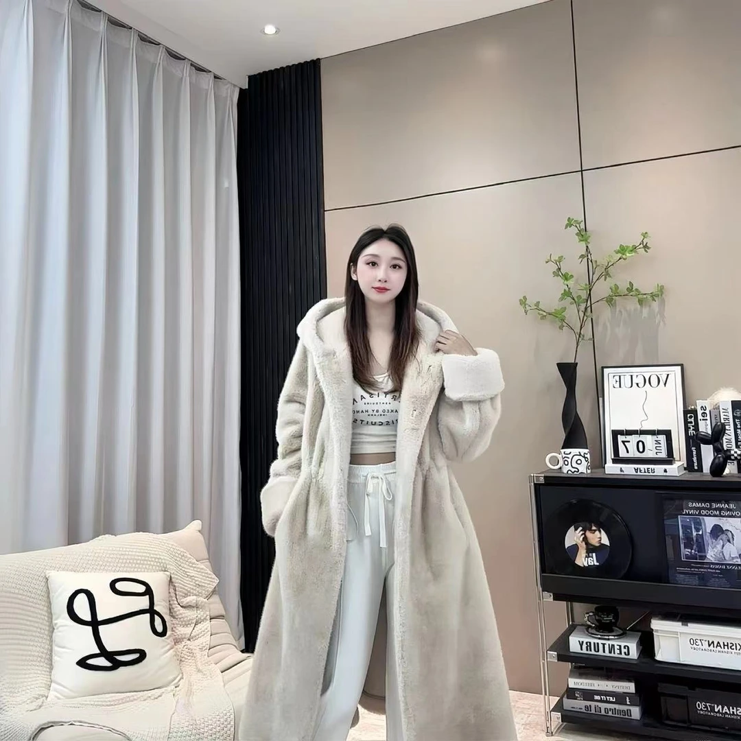 YUXI【慵懒高级感】2024冬季新款长版连帽显瘦高级大气时尚毛毛女装
