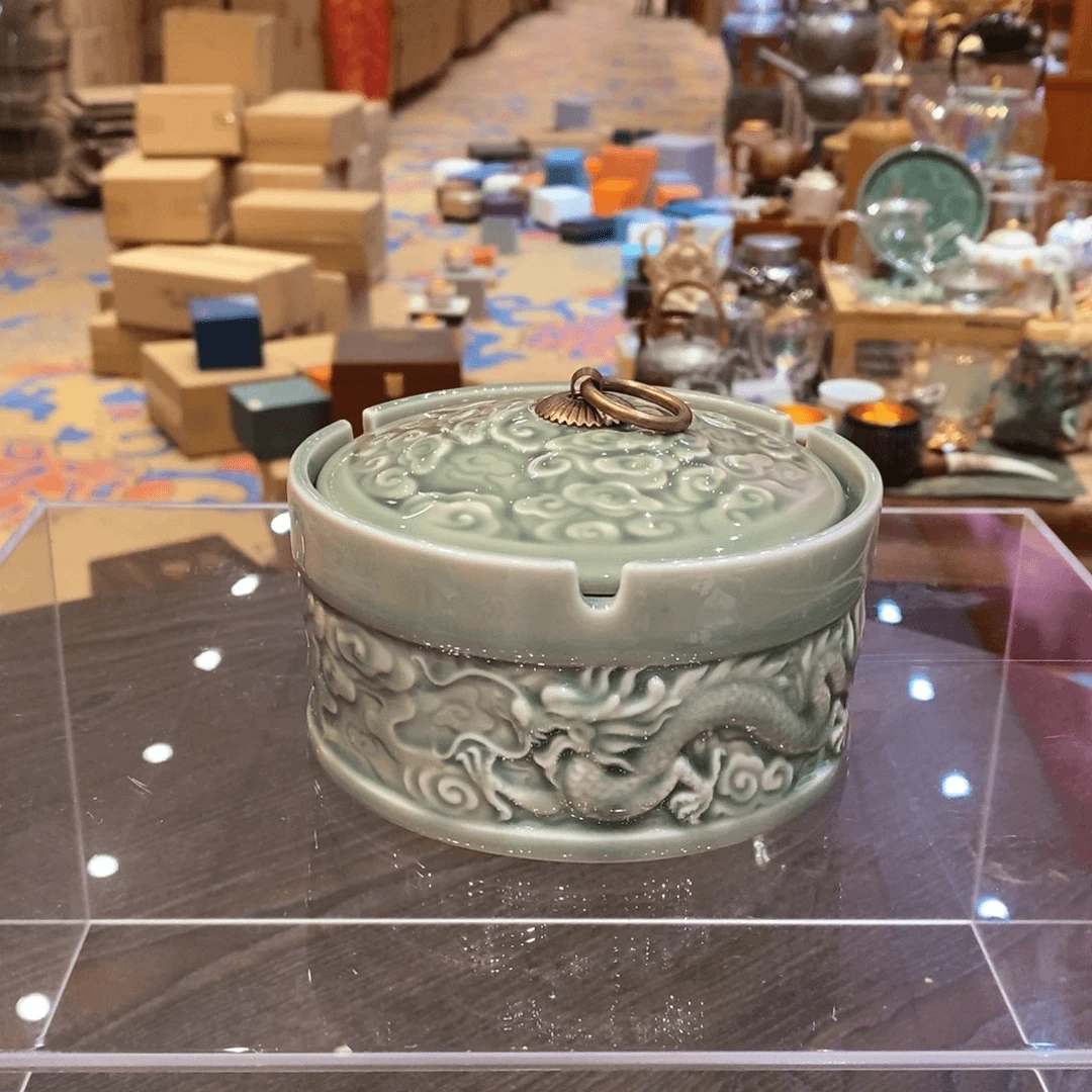 【闪购商品】青瓷龙凤带盖烟灰缸防风，185903
