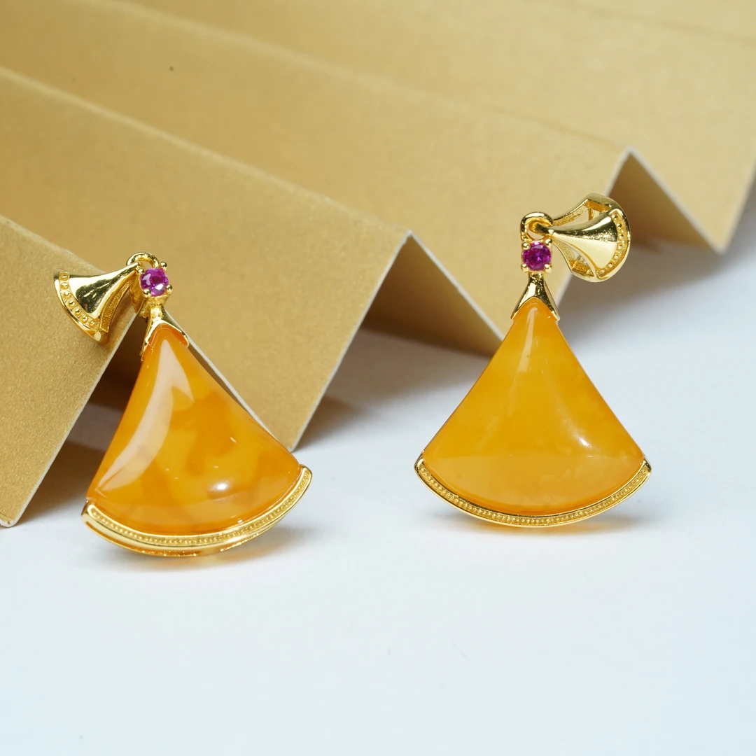 【小北好物】s925银蜜蜡吊坠19-16QH03X822【多样性发一件】约15*15mm