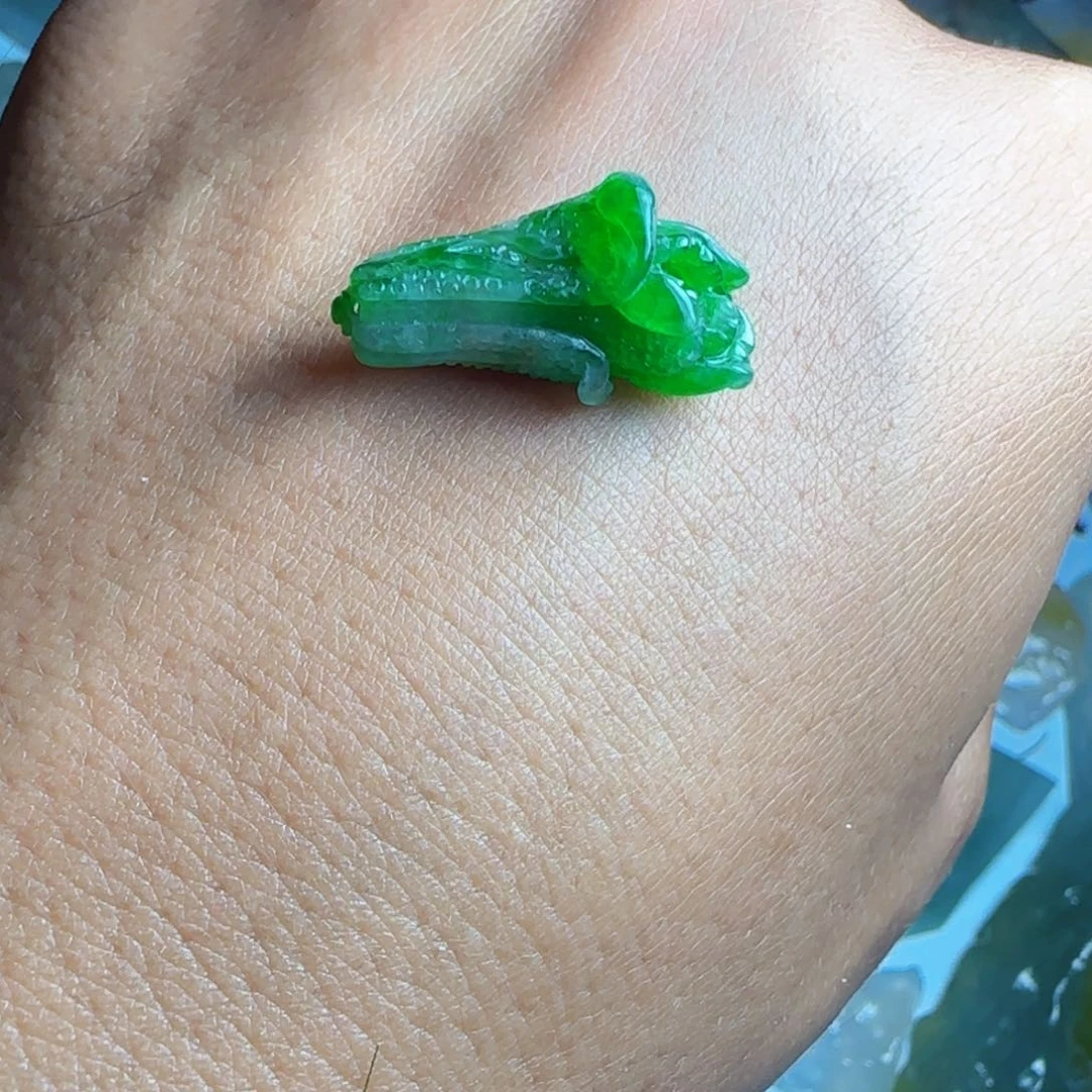 定制翡翠未镶嵌不包工