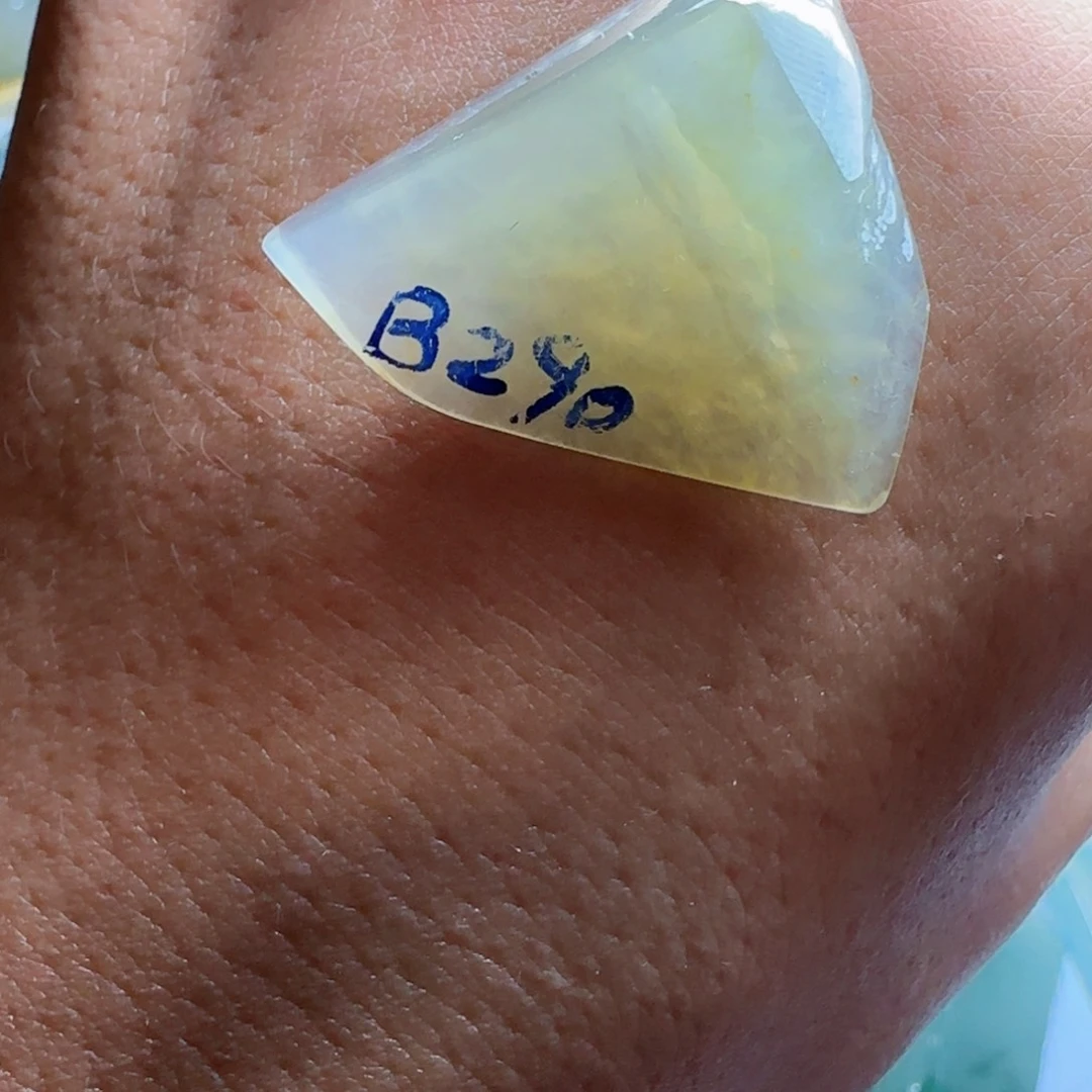 定制翡翠未镶嵌不包工