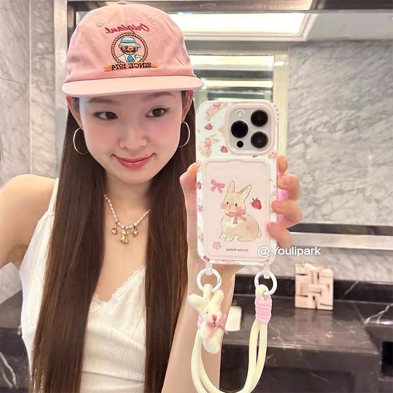 毛绒草莓小兔适用iPhone16promax手机壳苹果13/14创意15pro防摔xs