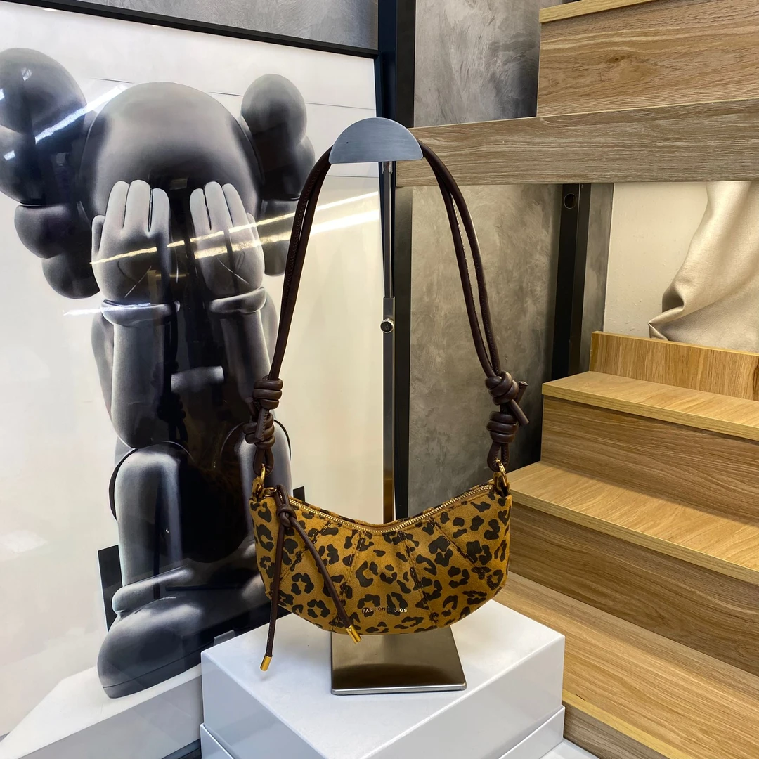 2024新款定制时尚百搭港风单肩包 ins 网红通勤简约斜挎包 (A175)