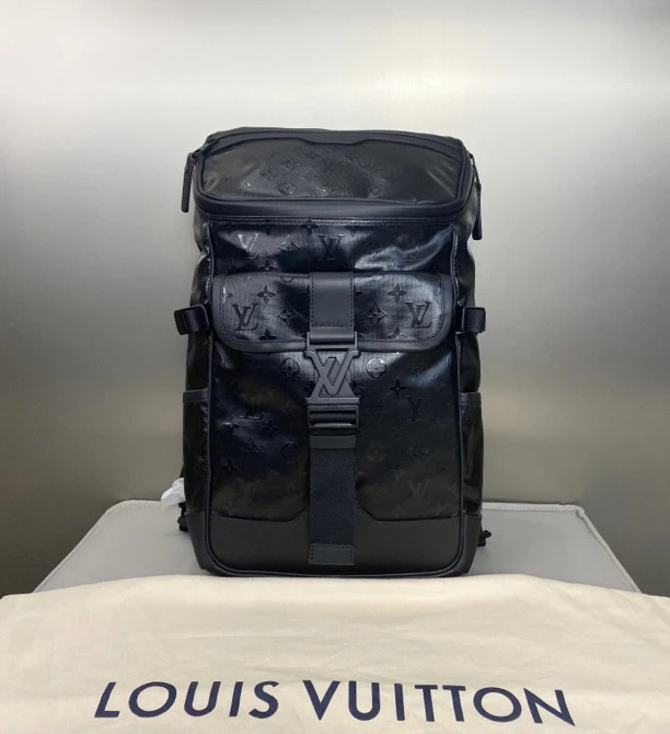 99新 LouisVuitton/路易威登 lvMountain拉链双肩包登山包